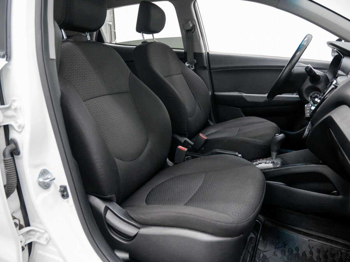 Купить Kia Rio, 2017, 157 003 км, фото №9