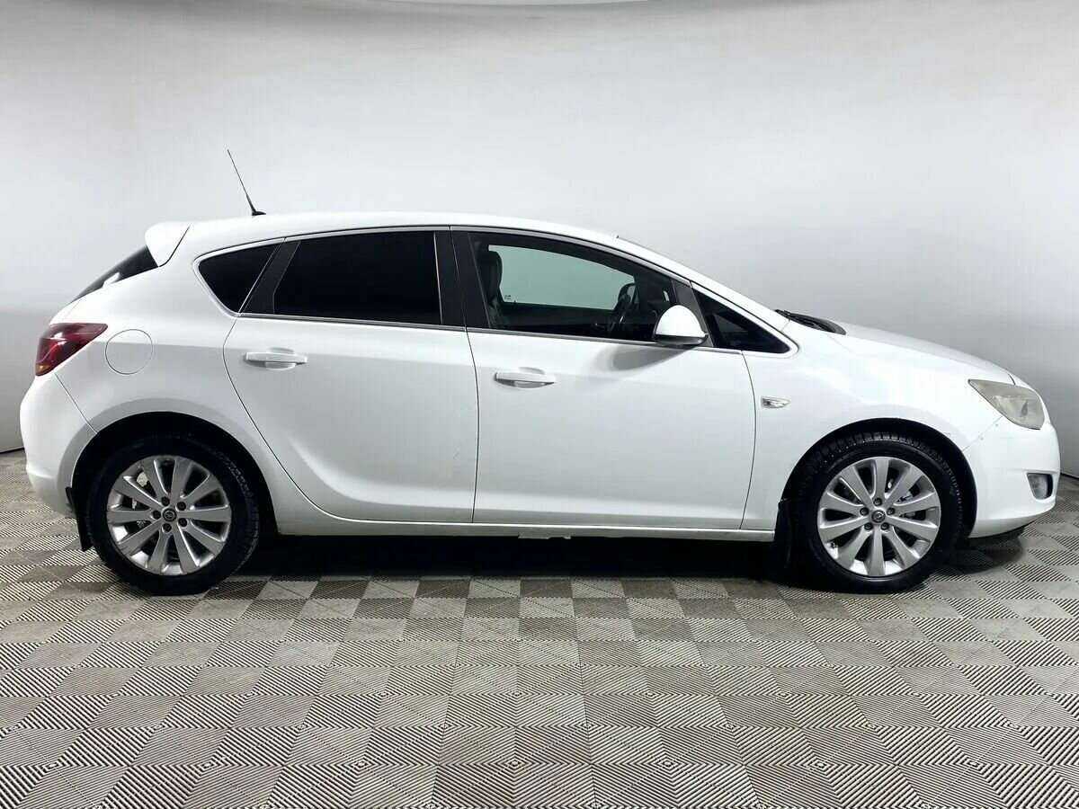 Купить Opel Astra, 2012, 188 000 км, фото №4