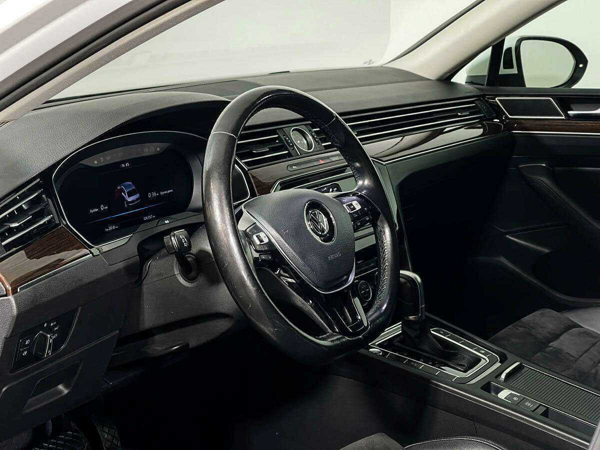 Купить Volkswagen Passat, 2017, 106 250 км, фото №13