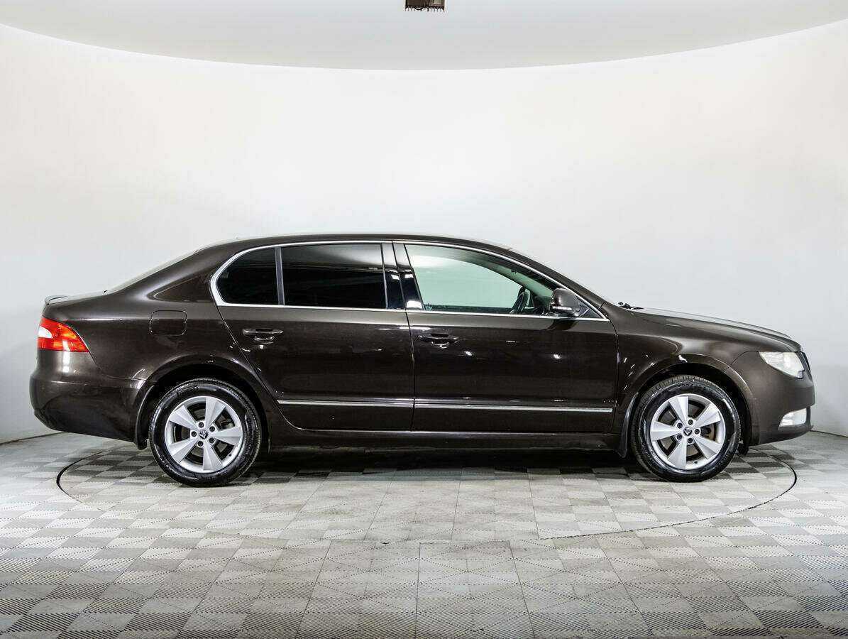 Купить Skoda Superb, 2012, 216 000 км, фото №4