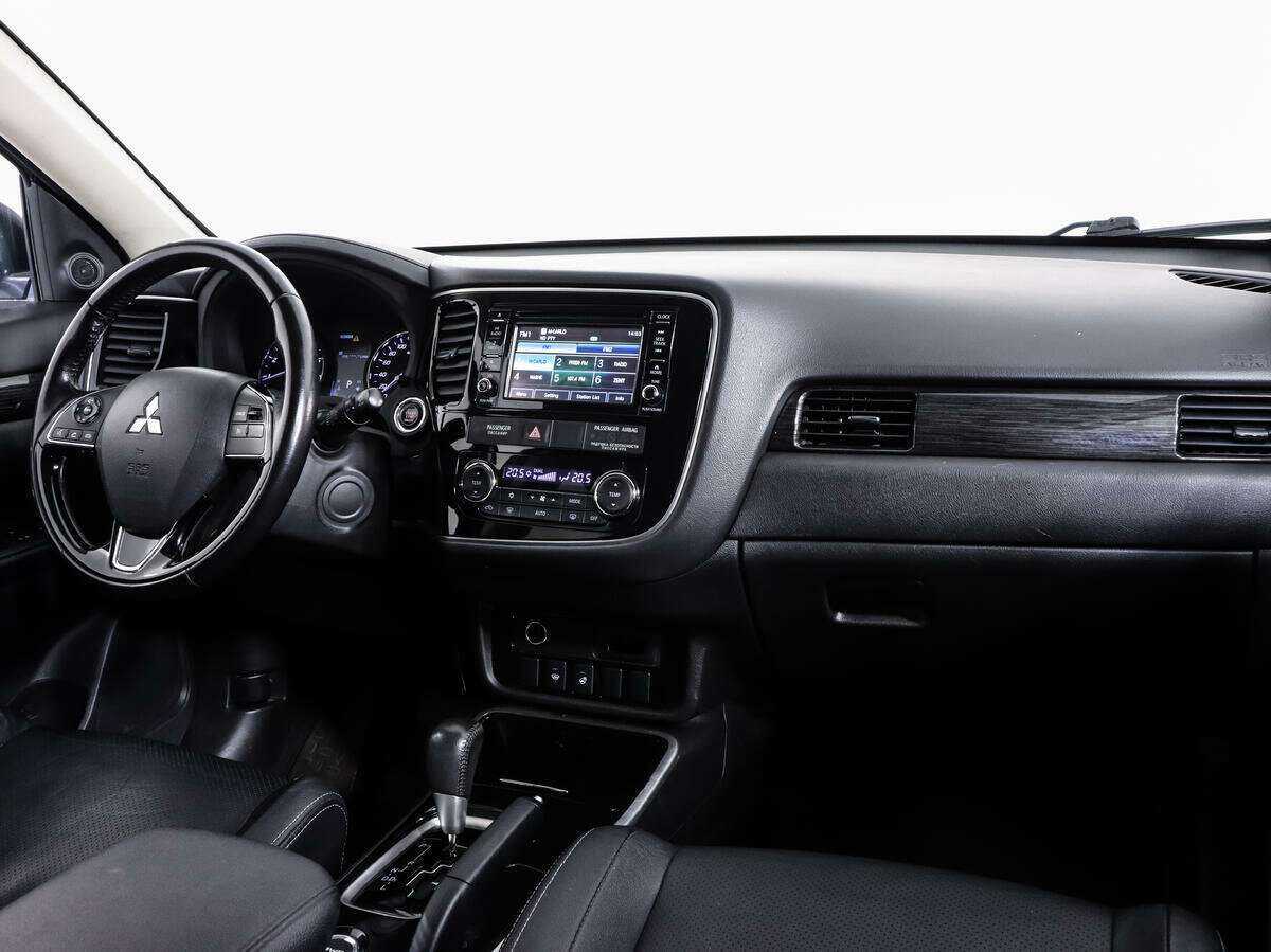 Купить Mitsubishi Outlander, 2017, 108 883 км, фото №7