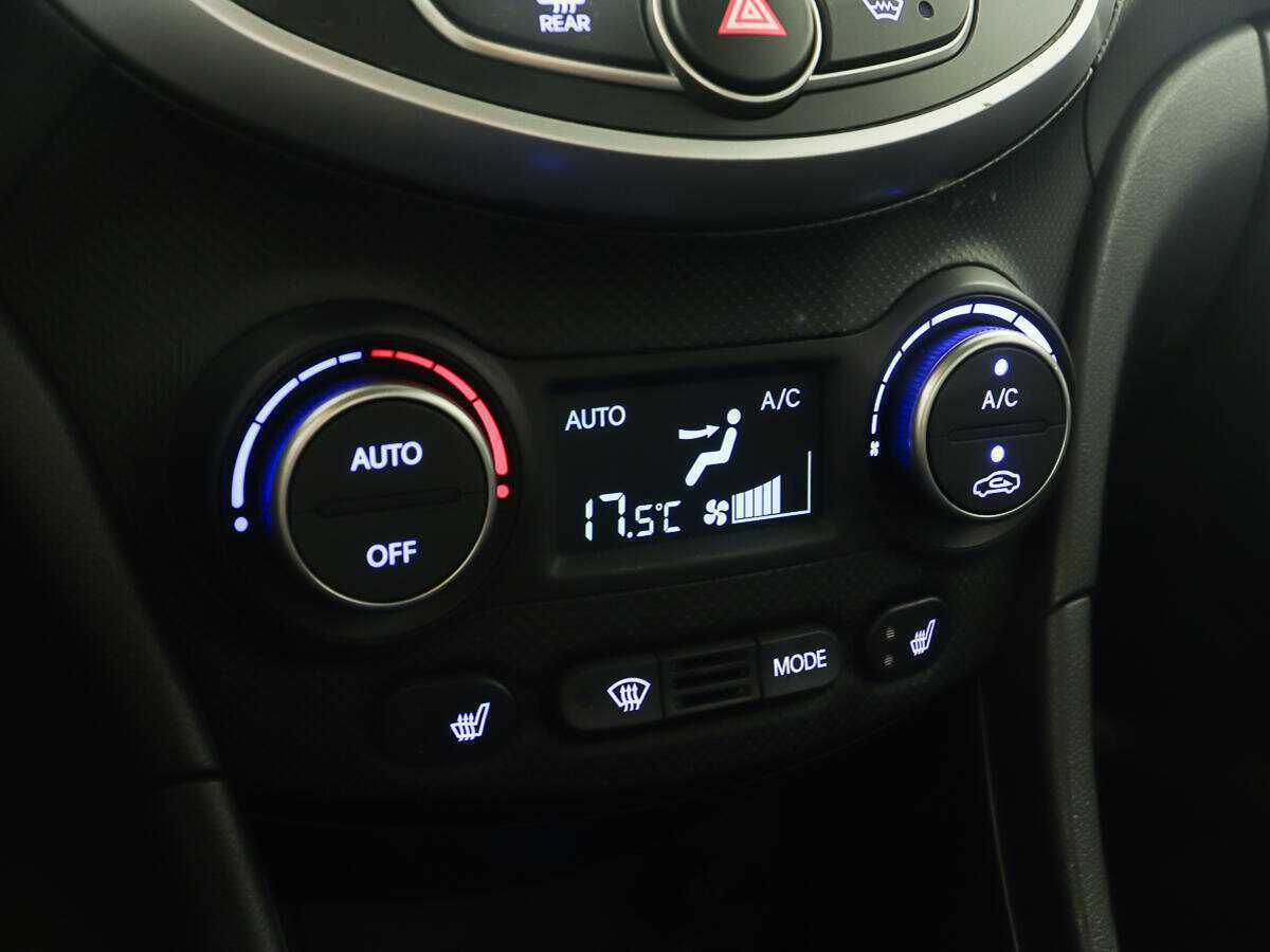 Купить Hyundai Solaris, 2016, 39 014 км, фото №18