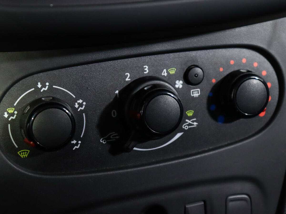 Купить Renault Logan, 2018, 32 000 км, фото №15