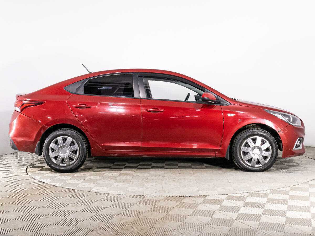 Купить Hyundai Solaris, 2018, 165 780 км, фото №4